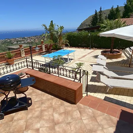 Villa Belvedere Di Altavilla With Pool And Near The Sea